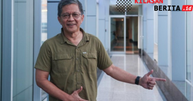 Rocky Gerung Bela Penelitian Dokter Tifa dalam Kasus Ijazah Jokowi