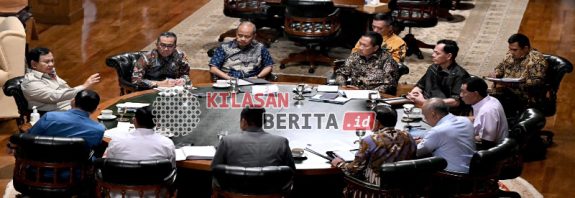 Prabowo Subianto rapat dengan menteri bahas kebijakan energi nasional