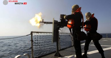 Trump Selat Hormuz tembak kapal perang AS di jalur strategis dunia