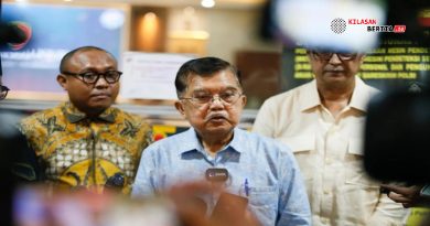 Strategi Politik Dua Kaki Indonesia di Tengah Dinamika Global dan Kolonialisasi Modern